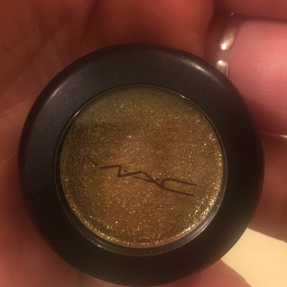 MAC eyeshadow